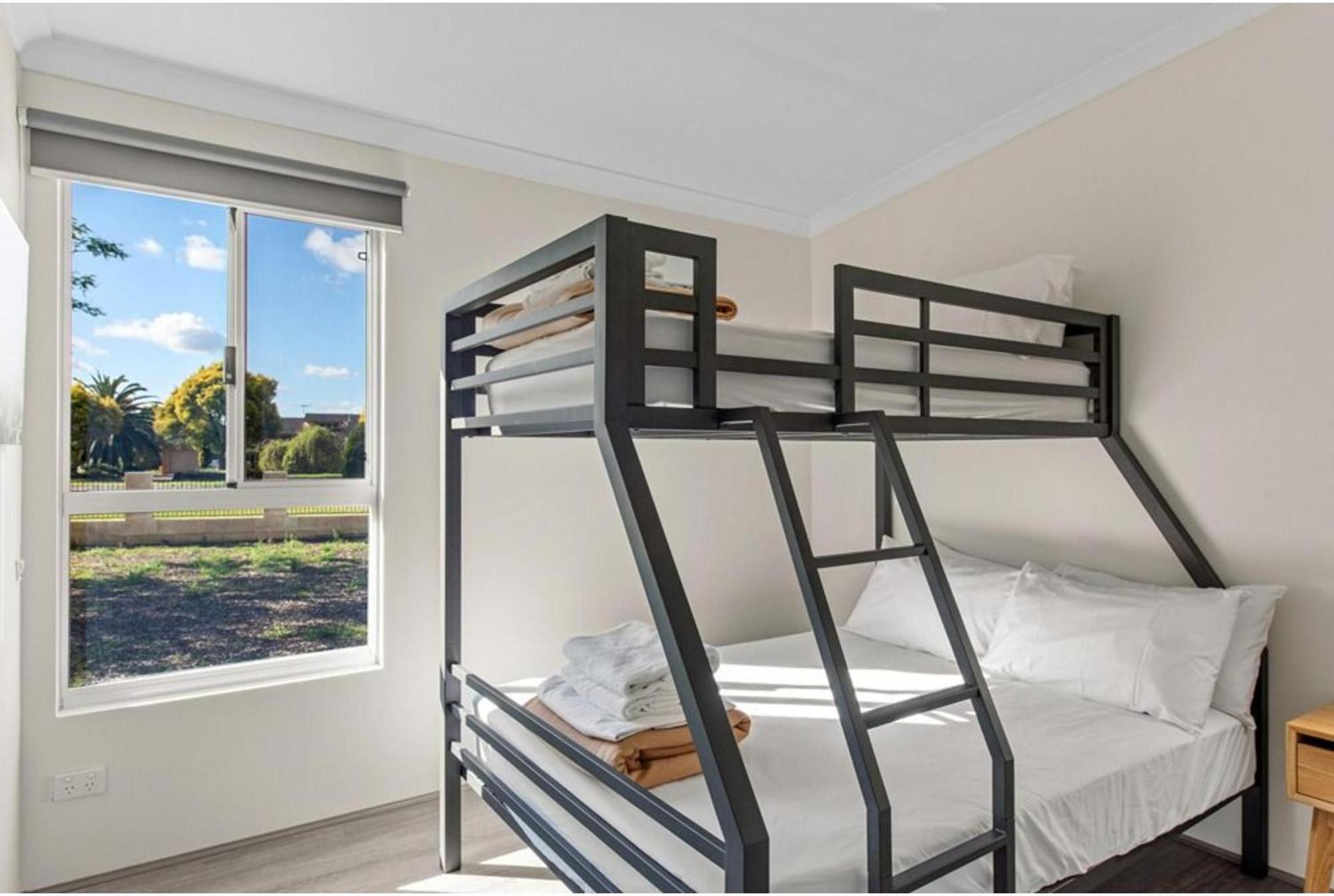 Discovery Parks - Swan Valley Caversham Room photo
