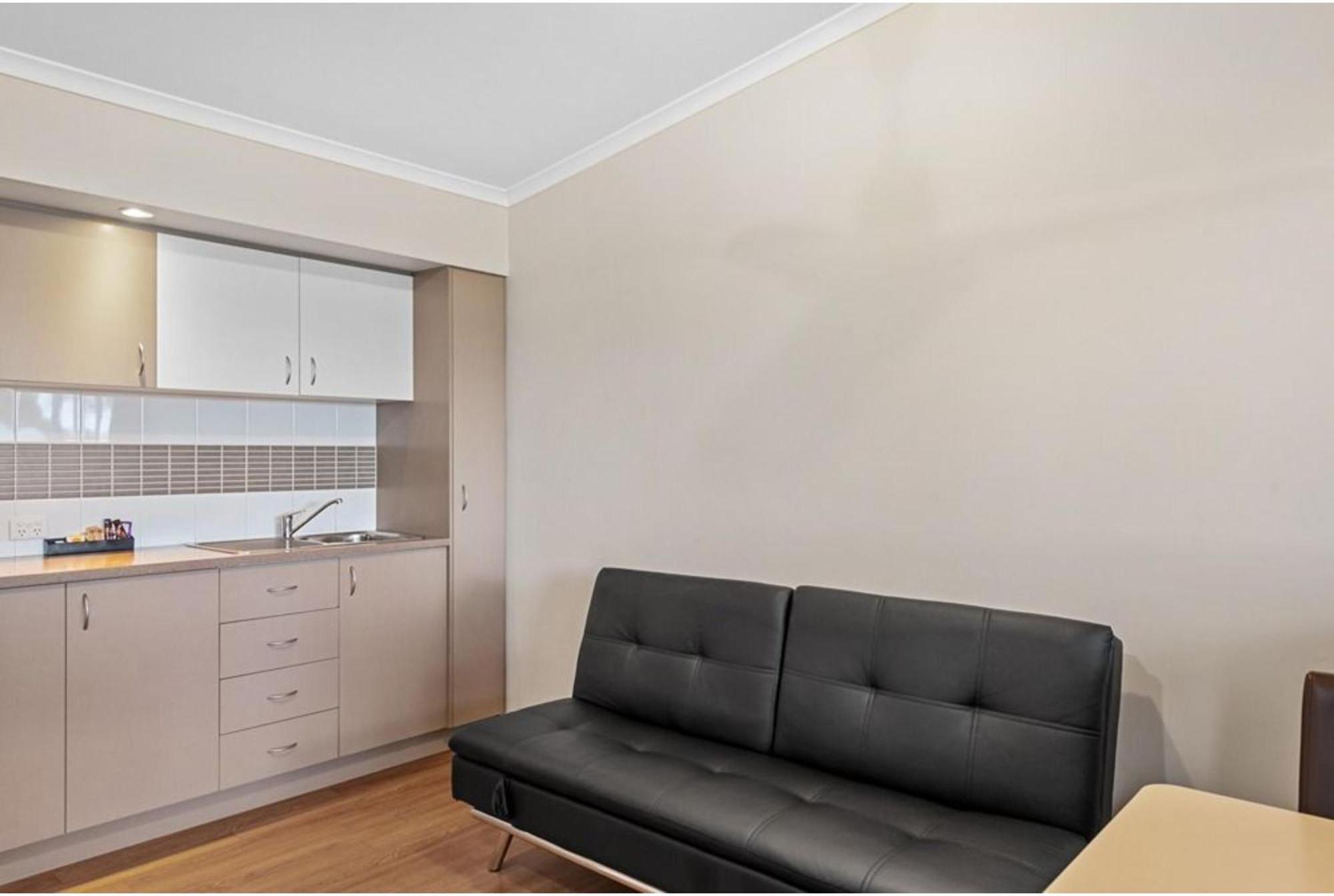 Discovery Parks - Swan Valley Caversham Room photo