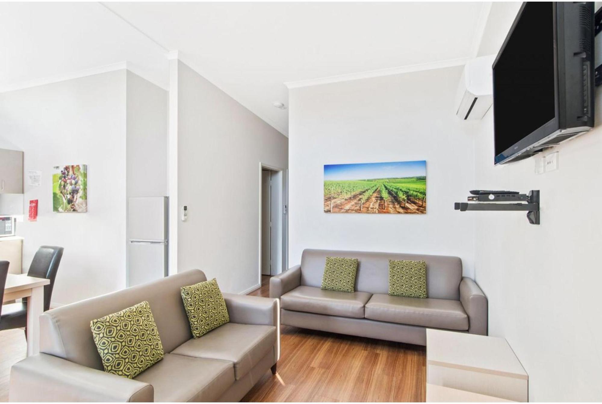 Discovery Parks - Swan Valley Caversham Room photo