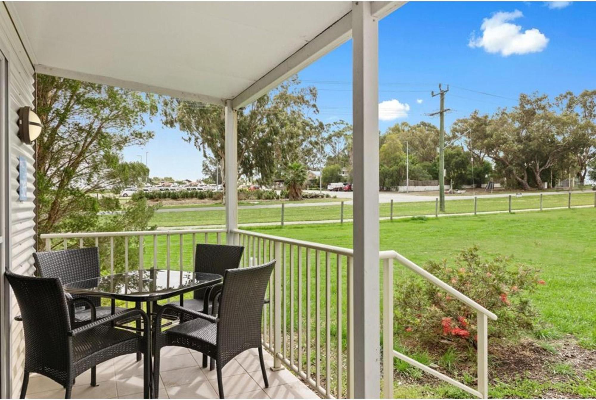 Discovery Parks - Swan Valley Caversham Room photo