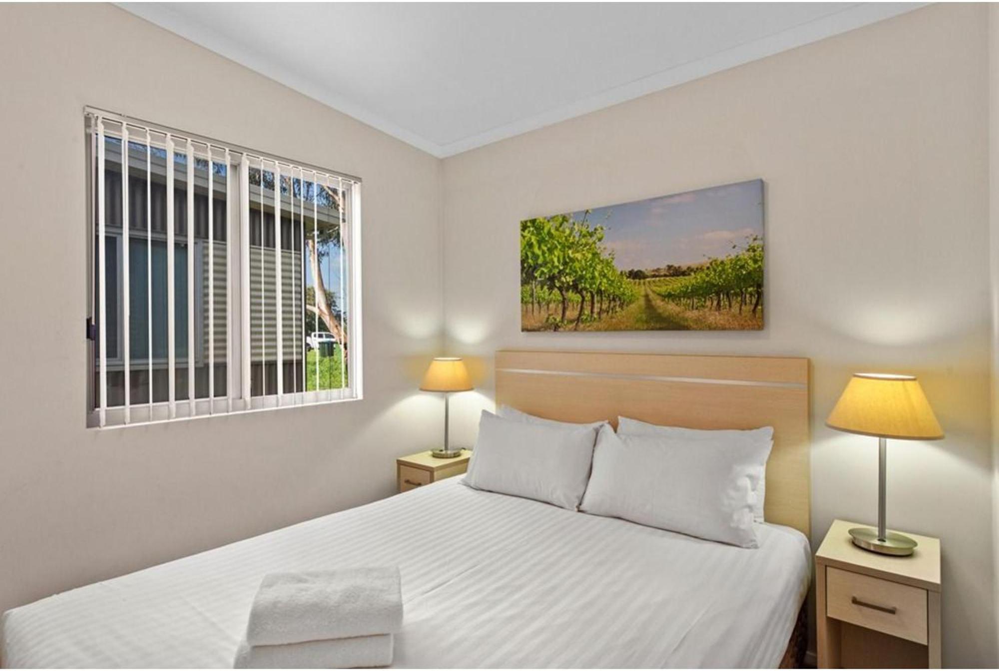 Discovery Parks - Swan Valley Caversham Room photo