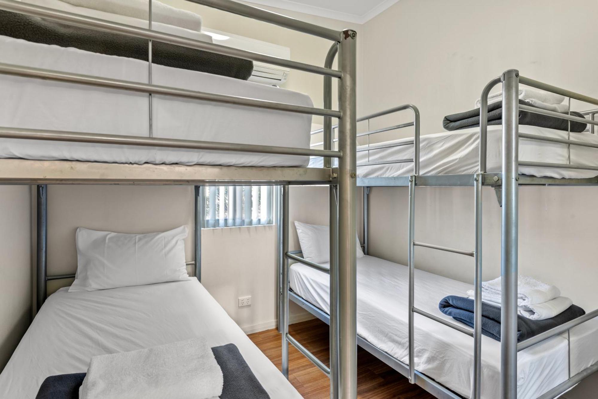 Discovery Parks - Swan Valley Caversham Room photo