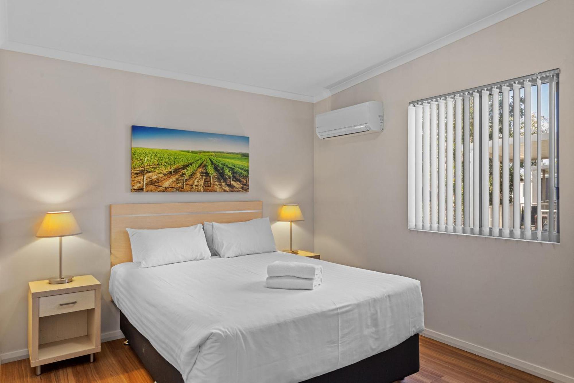 Discovery Parks - Swan Valley Caversham Room photo