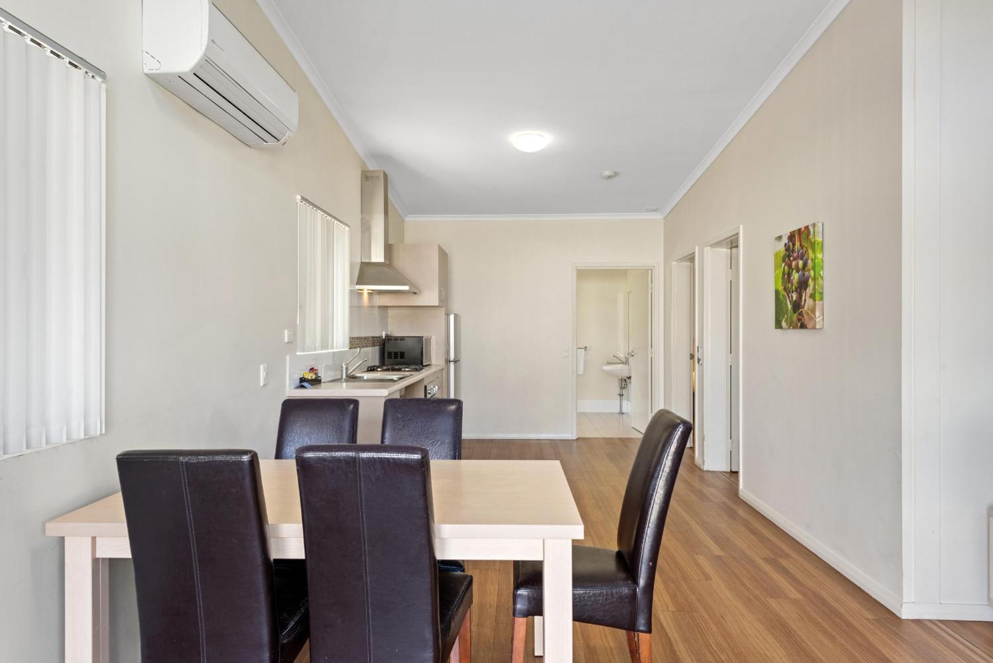 Discovery Parks - Swan Valley Caversham Room photo